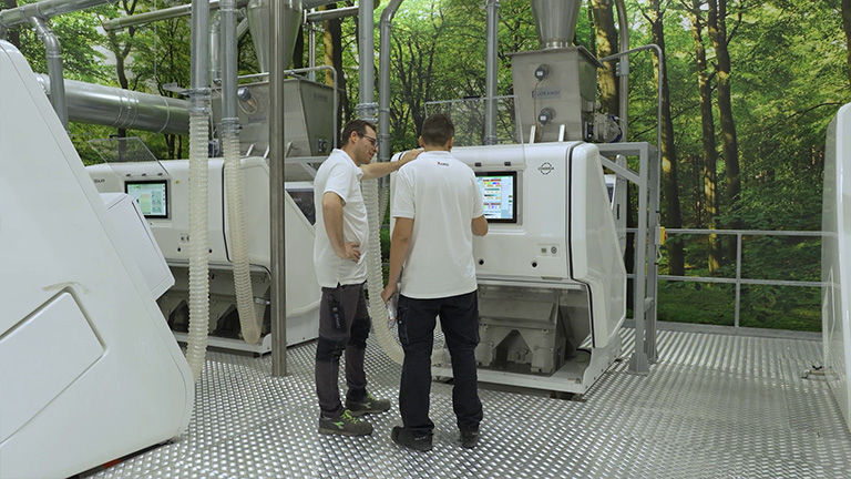 This new optical sorting plant includes a line of seven optical sorting machines