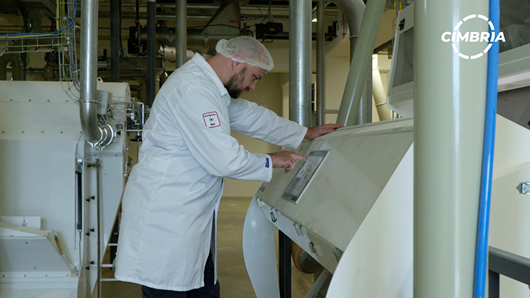 SEA.IQ Optical Sorter with worker